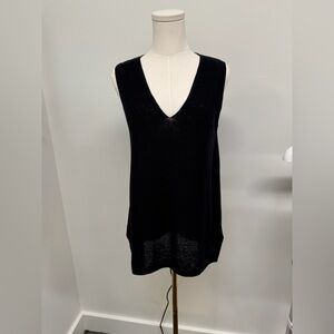 Black Sleeveless V-Neck Top